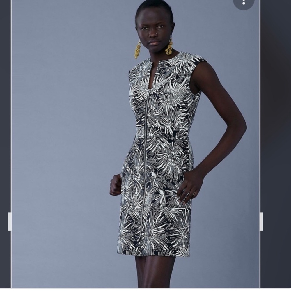 DVF black and white floral print zip-front sheath dress - Picture 2 of 8